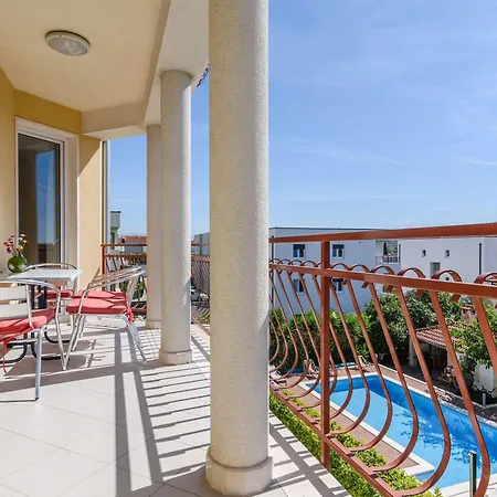 Mary Apartamento Trogir