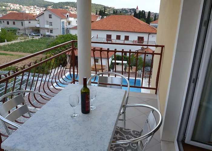 Mary Apartman Trogir