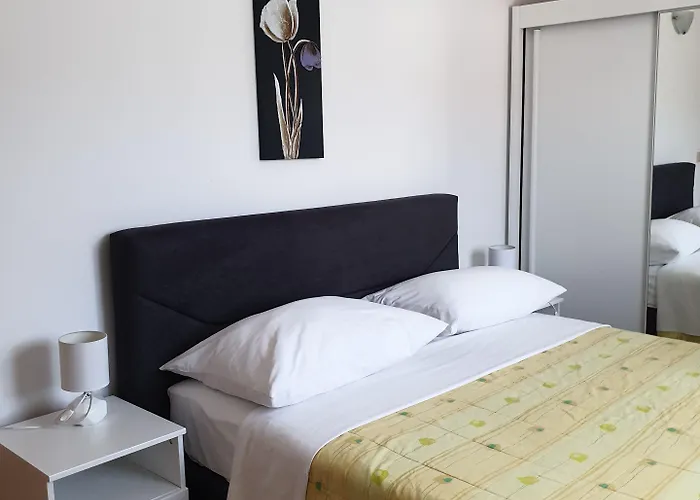 Mary Apartman