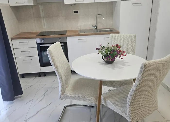 Mary Apartman