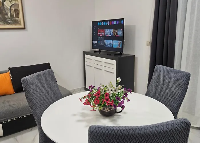 Mary Apartman