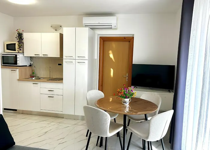 Mary Apartman